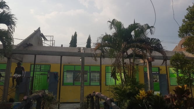 Salah satu pekerjaan proyek gedung SMP Negeri di Jombang