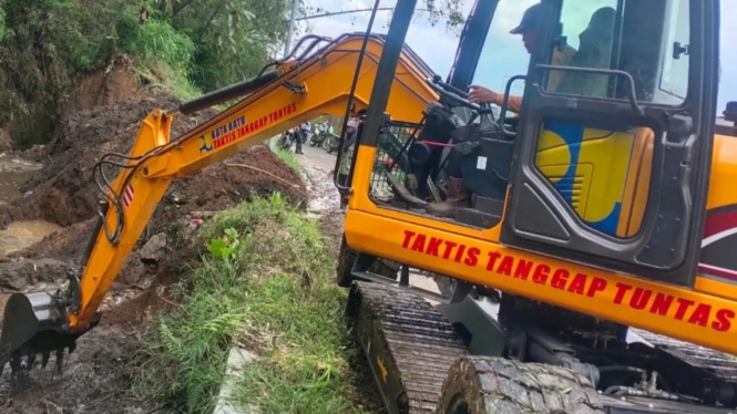 Alat berat milik DPUPR Kota Batu