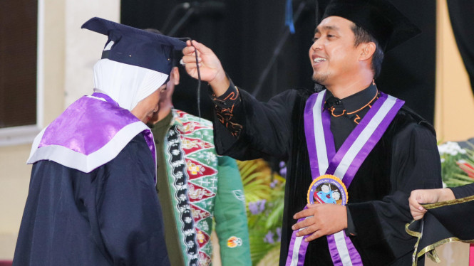 Mas Adi mewisuda lansia tangguh Kota Pasuruan