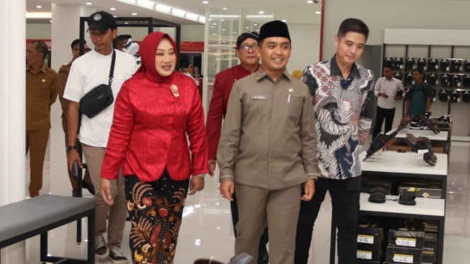 Plt Wali Kota Pasuruan berjunjung ke Sandang Ayu Plaza