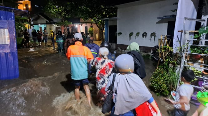 Ratusan warga di Kampung Lesanpuro dievakuasi akibat banjir