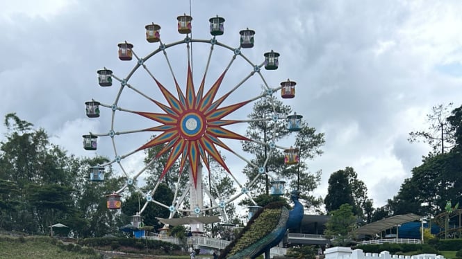 Wahana buatan di salah satu obyek wisata di Kota Batu