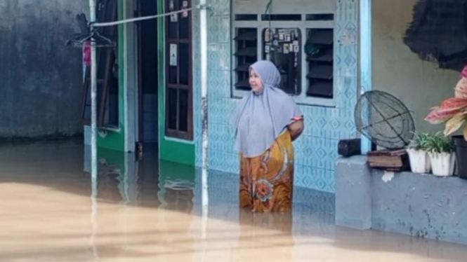 Kondisi rumah warga masih tergenang banjir di Pasuruan