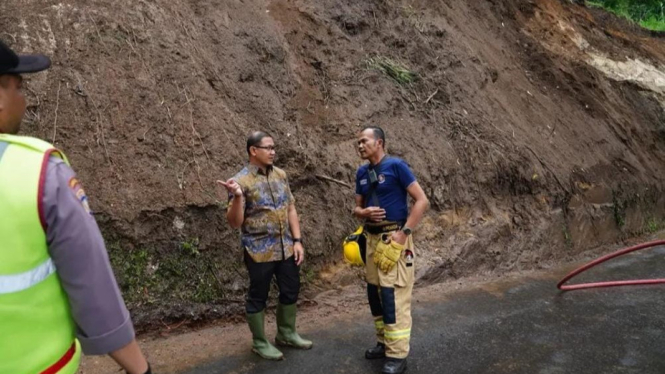 Pj Wali Kota Batu, Aries Agung Paewai tinjau longsor