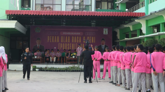 Pembukaan Porseni di MAN 2 Jombang PP Darul Ulum.