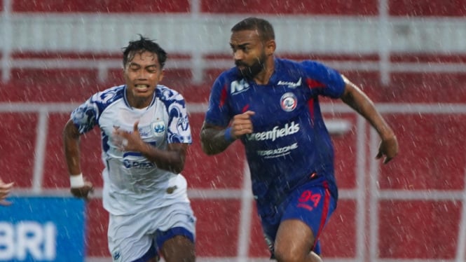 Laga Arema FC melawan PSIS