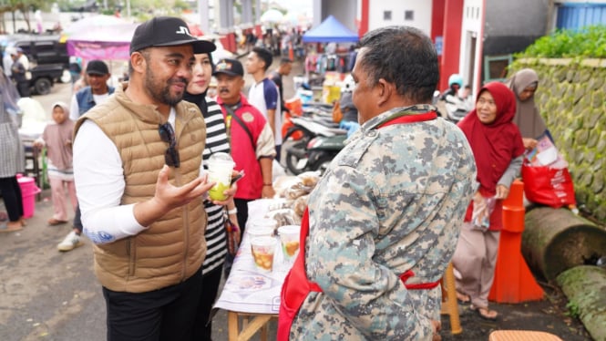 Penjualan makanan di Kota Batu