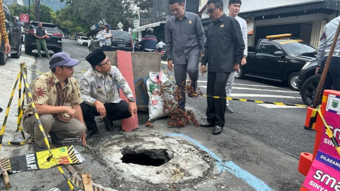 Peninjauan yang dilakukan oleh Wali Kota Batu dan jajarannya