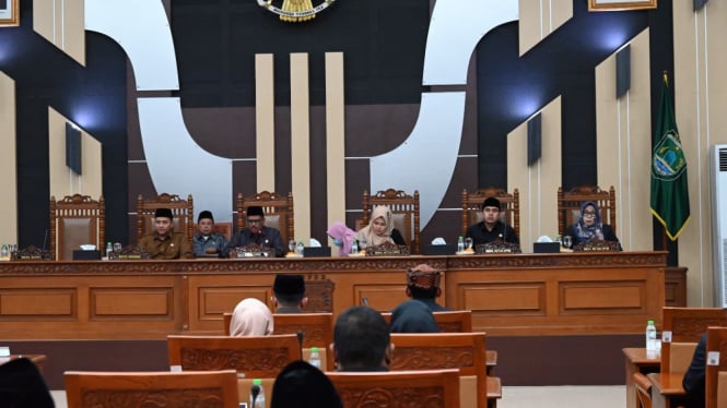 Suasana paripurna di gedung DPRD Kabupaten Pasuruan