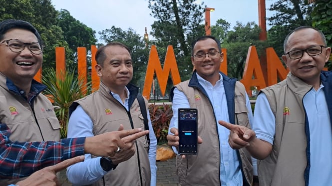 Drive test jaringan internet Indosat di Alun-alun Kota Malang