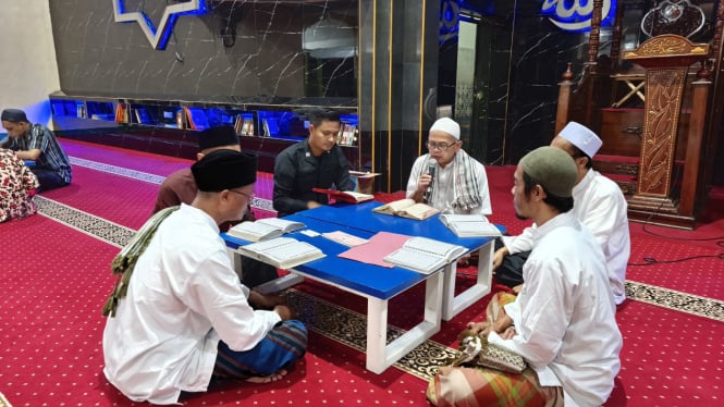 Tadarus Alquran di Masjid At-Taubah Lapas Kelas I Malang