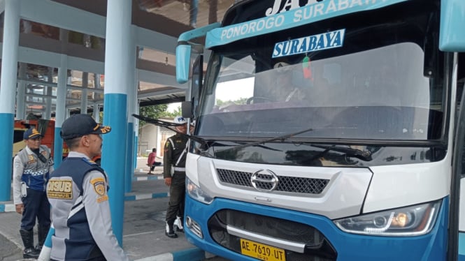 Ramp chek oleh Dishub di terminal Jombang.