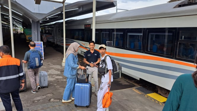 Hari pertama masa angkutan Lebaran 2025 di Stasiun Malang