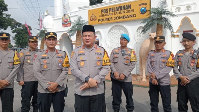 Kapolres Jombang, AKBP Ardi Kurniawan usai cek Posyan.