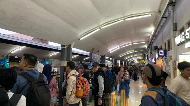 Arus mudik di Stasiun Malang
