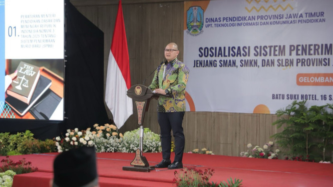 Kepala Dinas Pendidikan Jawa Timur, Aries Agung Paewai.