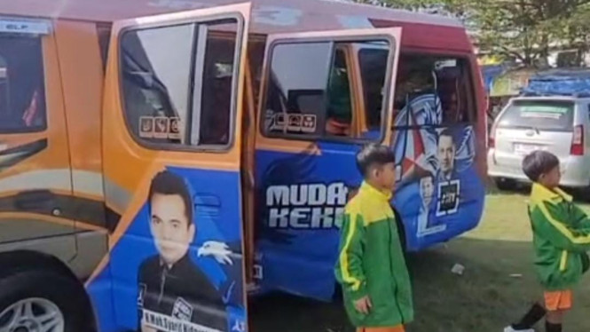 Mobil anggota DPRD Jombang yang dipinjamkan warga.