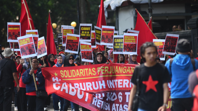 Demo buruh peringati May Day di Kota Malang