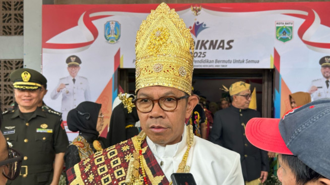 Wali Kota Batu, Nurochman.
