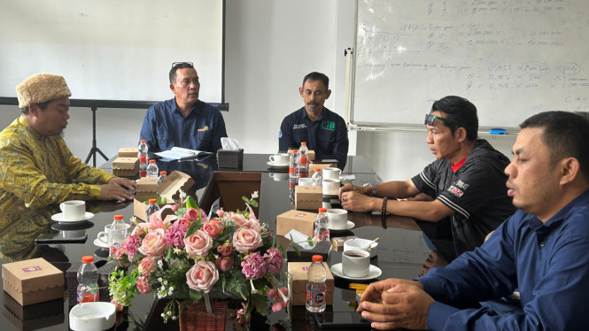 Audiensi masyarakat dan Perumdam Among Tirto