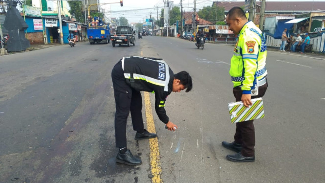 Olah TKP laka lantas di Jombang