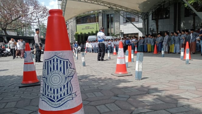 Coaching clinik ponpes road safety di ponpes Tebuireng.