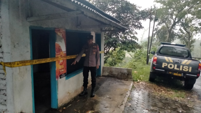 TKP penemuan jasad bayi laki-laki di Malang