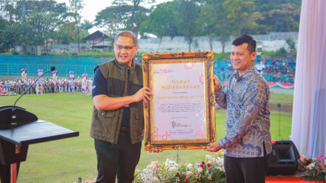 Ganesha Operation memberikan penghargaan kepada Dindik Jatim