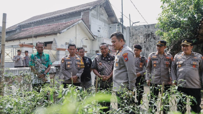 Kapolres Jombang saat tinjau pekarangan pangan bergizi