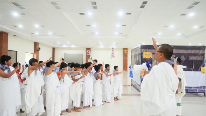 Kegiatan manasik haji di MIN 1 Kota Malang