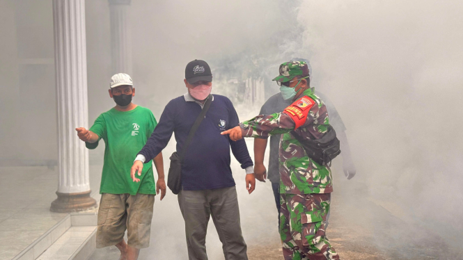 Fogging di Desa Kutung Kecamatan Kejayan, Pasuruan