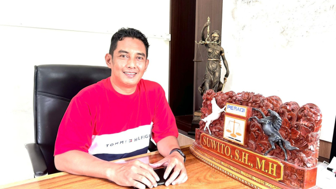 Suwito saat berada di kantornya