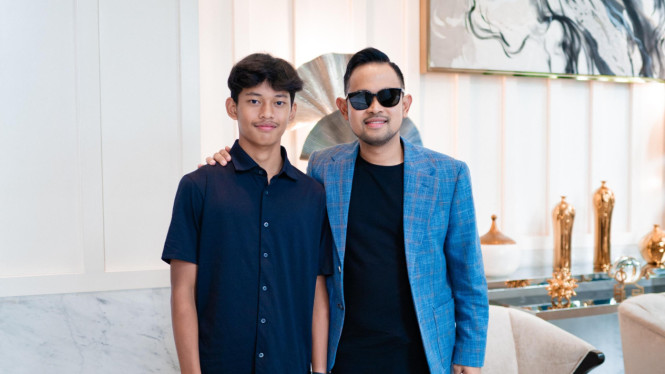 Gilang J99 bersama Veda Ega Pratama