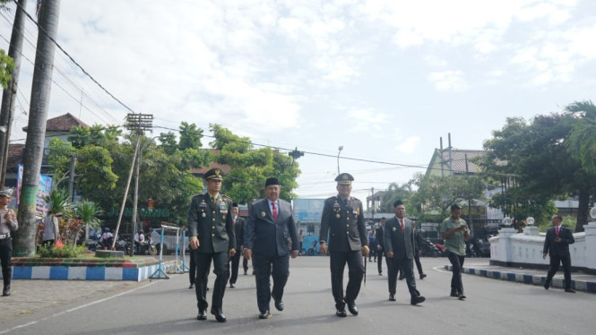 Bupati, Kapolres dan Dandim ikuti upacara hari Bhayangkara