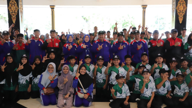 Kontingen Porseni Madrasah berangkat dari Pendopo