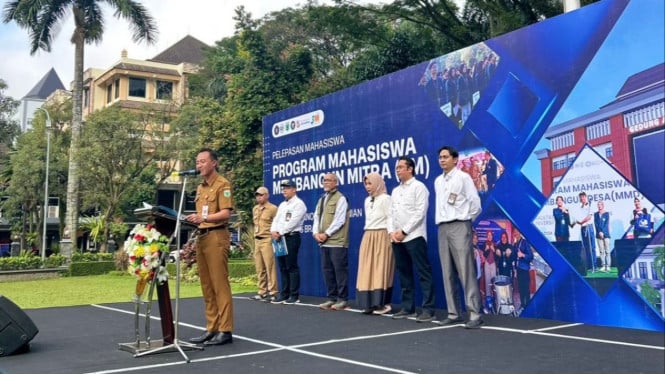 Kadiskumperindag Kota Batu, Aries Setiawan