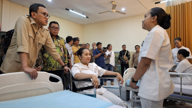 Menteri P2MI saat menemui calon PMI di BLKLN