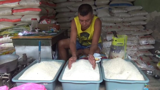 Pedagang beras di pasar citra niaga Jombang