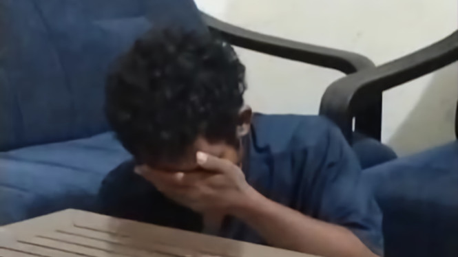Pelaku begal payudara saat diamankan warga