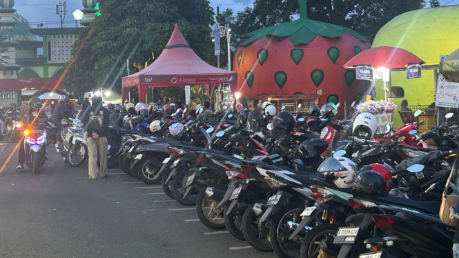 Ilustrasi tempat parkir di Alun-alun Kota Batu