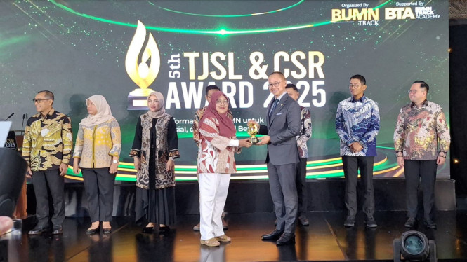 PJT menyabet penghargaan dalam ajang 5th TJSL & CSR Award