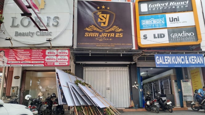 Toko Sari Jaya 25 di kawasan Soehat Kota Malang