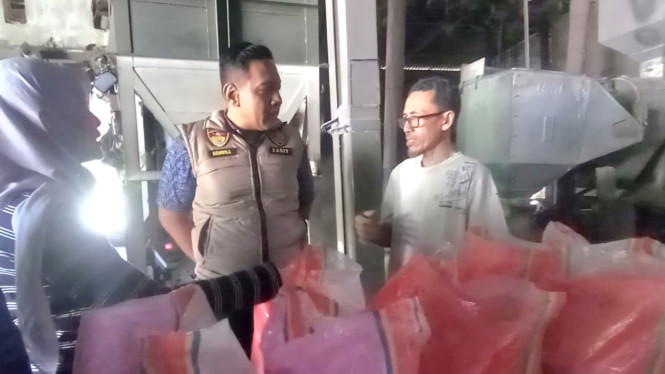 Satgas pangan dan Disperidag Kota Pasuruan saat sidak