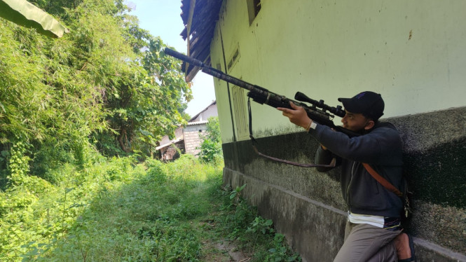 Para penembak jitu berkumpul untuk memburu monyet liar