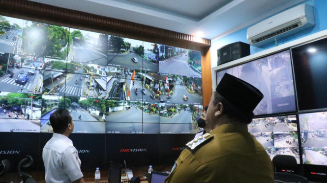 Bupati Jombang, Abah Warsubi saat di Kantor Dishub.
