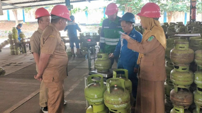 Disperindag Pasuruan saat sidak di SPBE