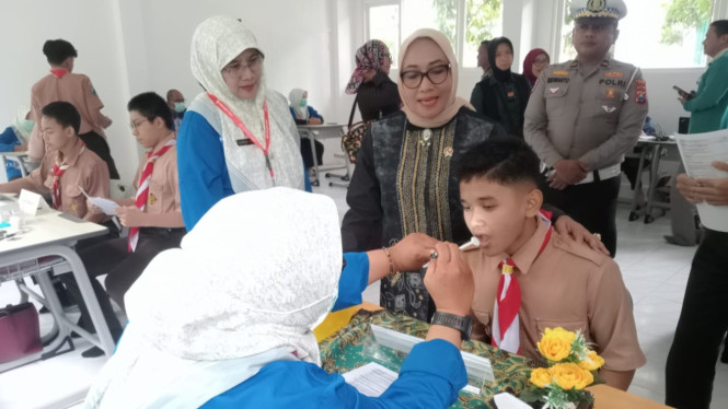 Menteri PPPA, Arifah Fauzi, saat tinjau CKG di MAN 1 Jombang