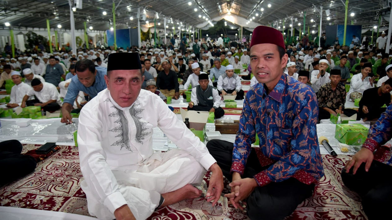Gubernur Sumut, Edy Rahmayadi bersama Ustaz Abdul Somad.