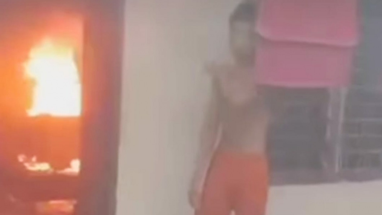 Pria di Medan bakar rumahnya sendiri.