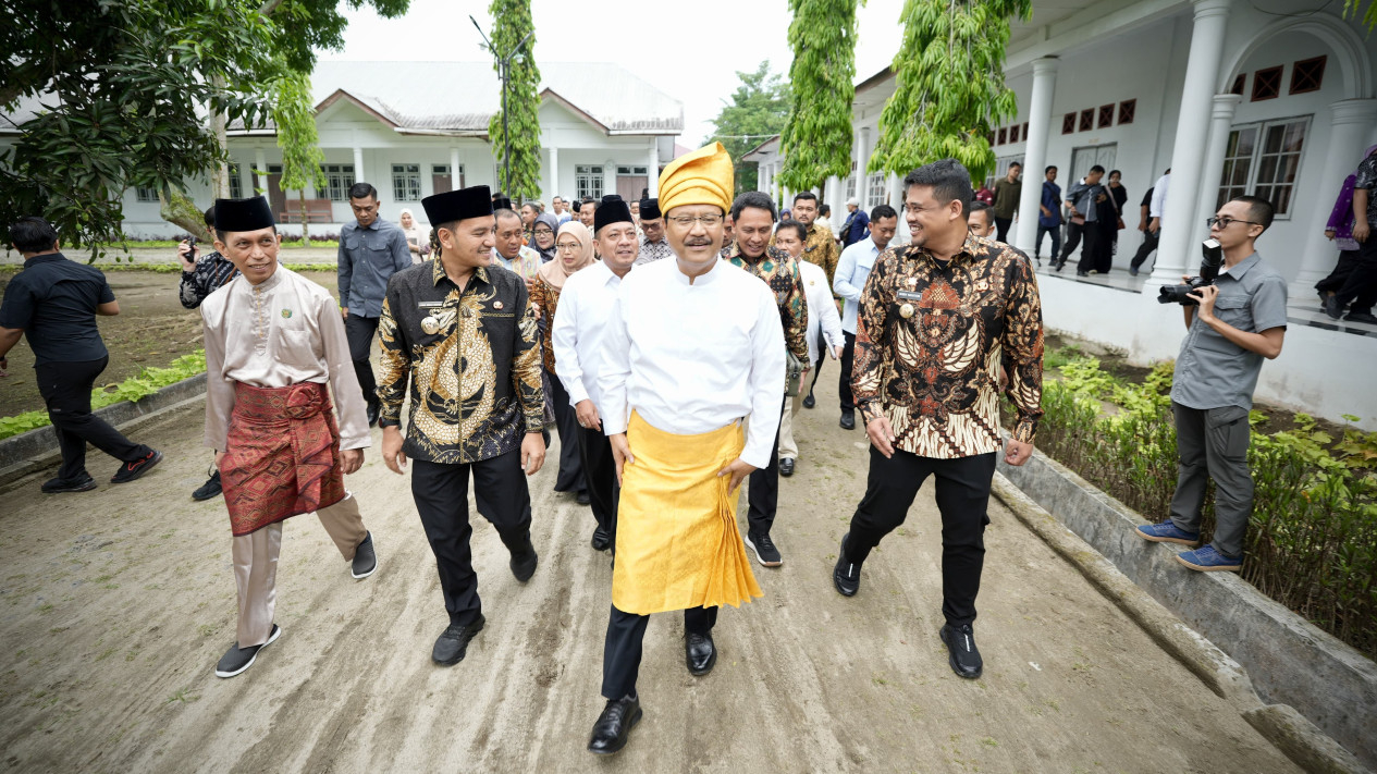 Mensos RI, Saifullah Yusuf saat meninjau Kampus V UINSU.